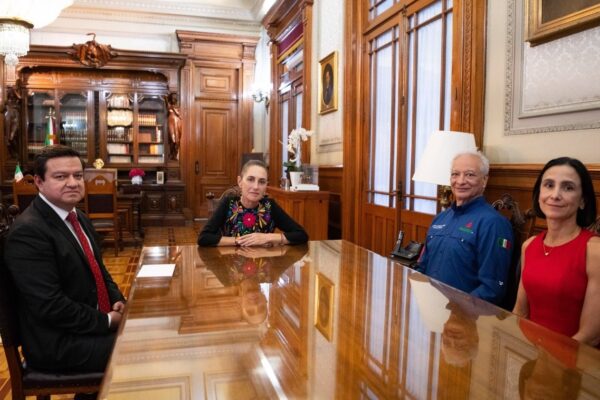 Claudia Sheinbaum nombró a Juan Carlos Carpio Fragoso como nuevo director de Pemex. FOTO: X @Claudiashein.