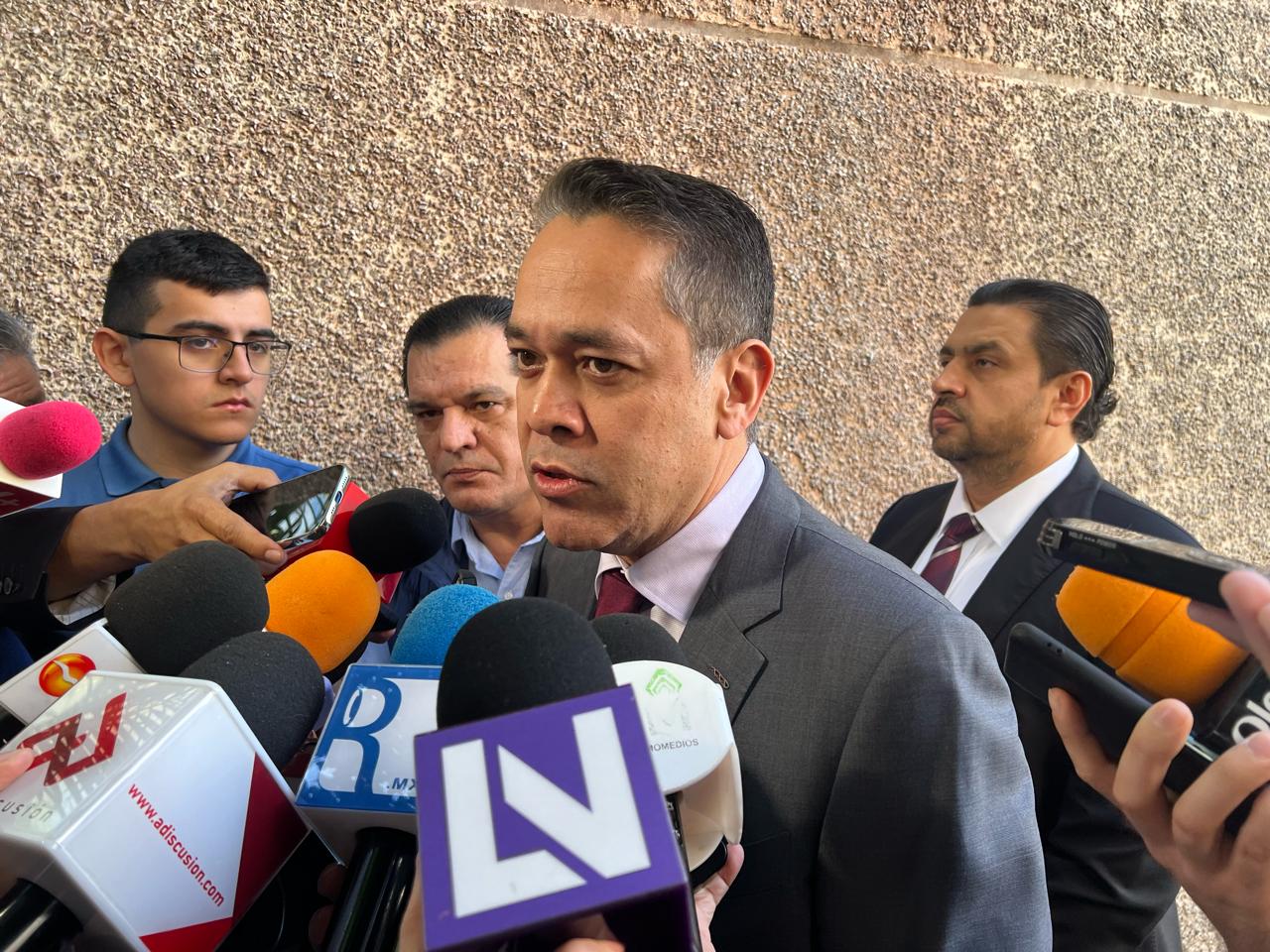 Detienen en Europa a Enrique Díaz Vega, exsecretario de Finanzas de Sinaloa; acuerda entregarse a Estados Unidos