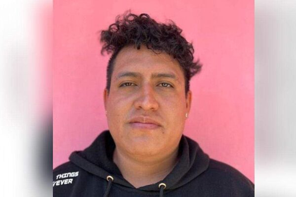 Familiares y autoridades buscan a Jonathan Marcelo Bravo, joven de 24 años desaparecido tras el ataque armado ocurrido frente a la Clínica 55 del IMSS en Amalucan.