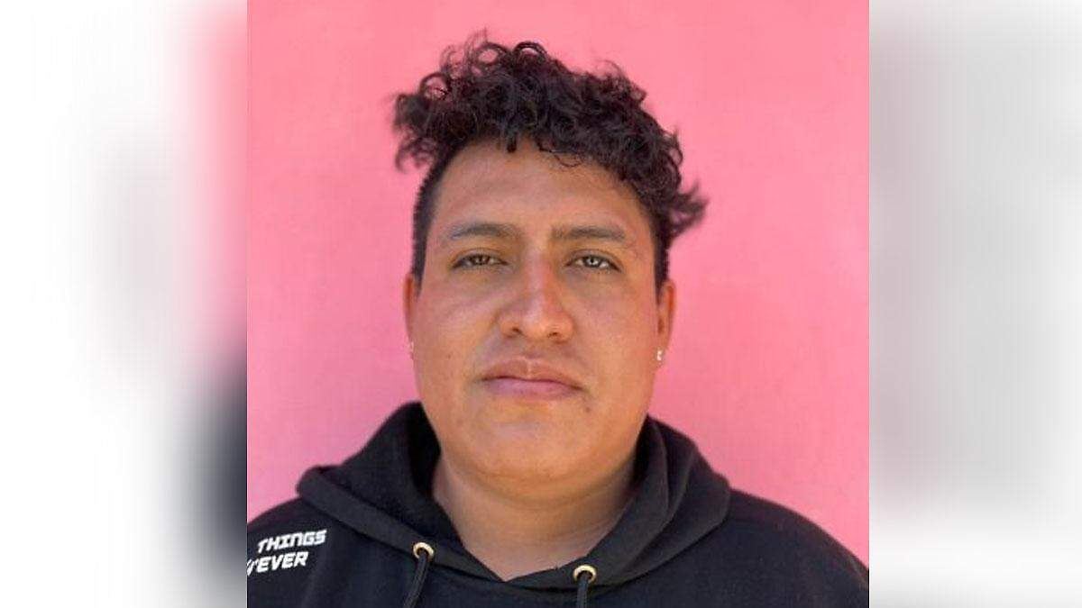Familiares y autoridades buscan a Jonathan Marcelo Bravo, joven de 24 años desaparecido tras el ataque armado ocurrido frente a la Clínica 55 del IMSS en Amalucan.