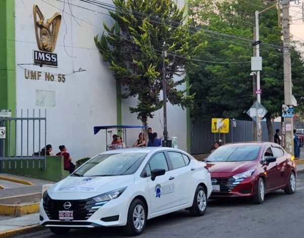 Ataque armado en inmediaciones de la clínica 55 del IMSS en Amalucan provoca pánico entre pacientes y personal médico.