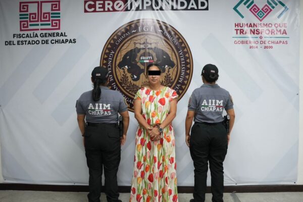 Destituyen y detienen a la ahora exalcaldesa de Jiquipilas, Blanca Yaneth Chiu López, por presunta extorsión. FOTO: FGE Chiapas.