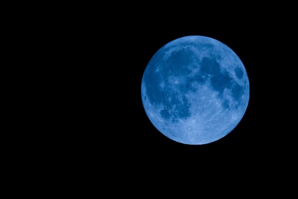 La segunda Luna llena del mes se convertirá en la única Luna Azul de 2026 en México. FOTO: vía UNO TV.
