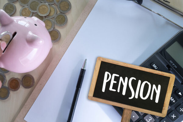 El ISSSTE adelantará el pago de pensiones de junio 2026; pensionados del IMSS esperarán hasta el inicio de mes. IMAGEN: Uno TV.