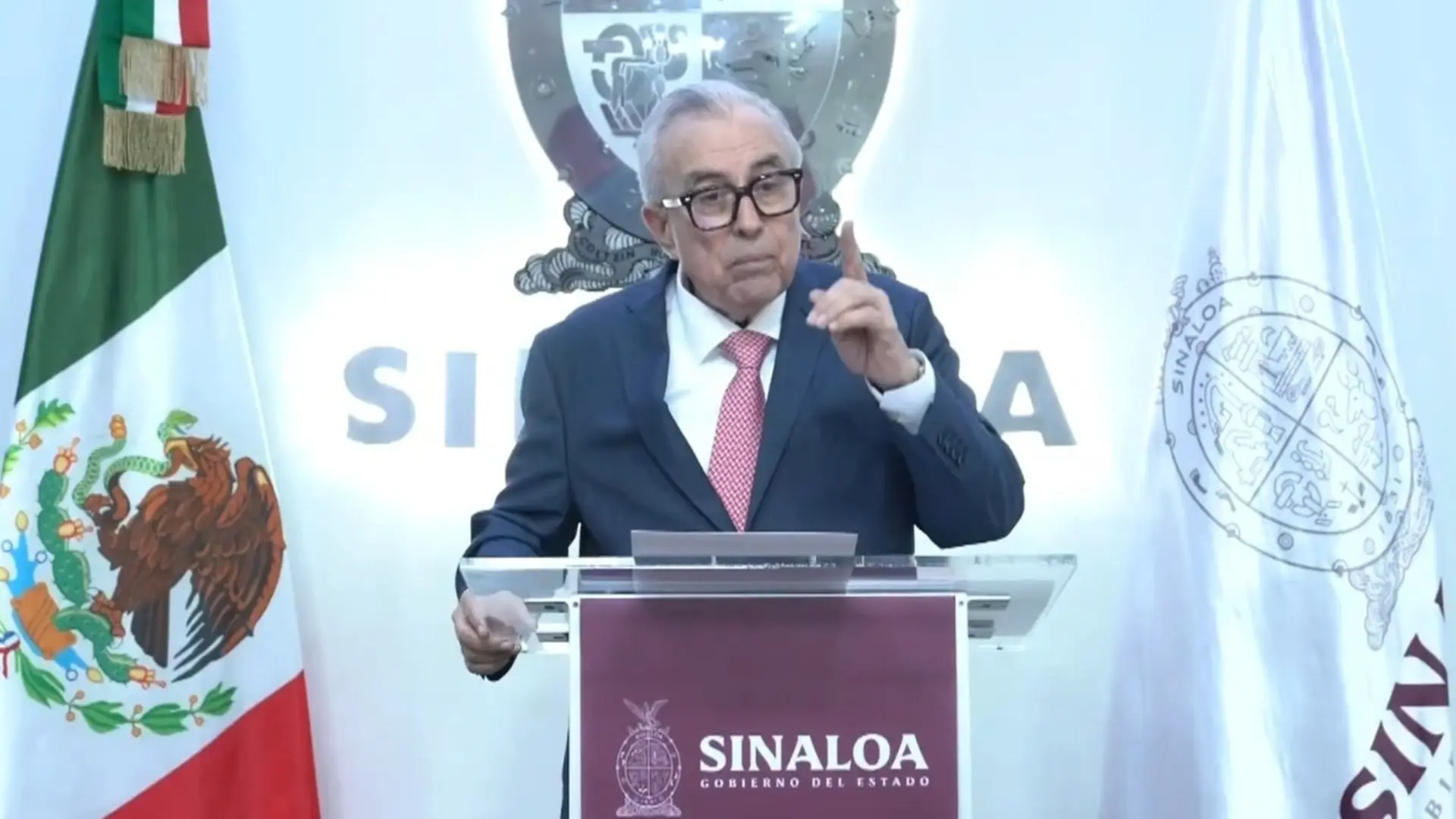 Rocha Moya pidió licencia tras solicitud de la FGR a EUA sobre pruebas de lazos con el narcotráifco. Alcalde de Culiacán también pide licencia.