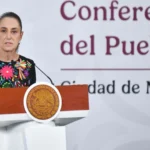 Sheinbaum minimiza cambio de perspectiva de S&P y asegura que economía mexicana “va bien” Sheinbaum respondió al ajuste realizado por S&P Global Ratings sobre la perspectiva crediticia de México y rechazó que existan riesgos para la estabilidad económica del país. FOTO: Gobierno de México.