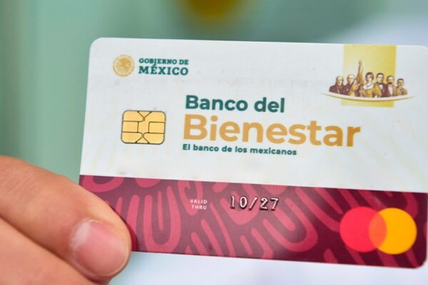 La Secretaría de Bienestar entregará del 15 al 21 de junio las tarjetas del Banco del Bienestar a quienes se registraron en abril para la Pensión de Adultos Mayores y Mujeres Bienestar. FOTO: X @bbienestarmx,