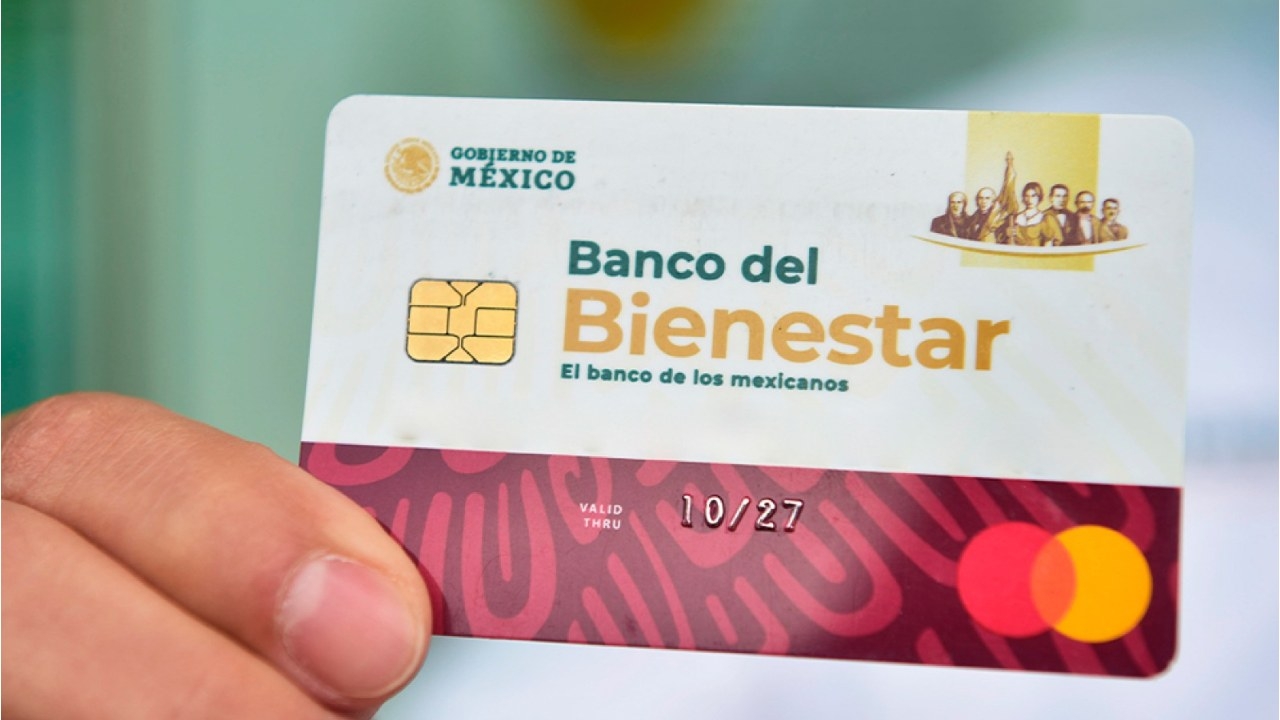 La Secretaría de Bienestar entregará del 15 al 21 de junio las tarjetas del Banco del Bienestar a quienes se registraron en abril para la Pensión de Adultos Mayores y Mujeres Bienestar. FOTO: X @bbienestarmx,