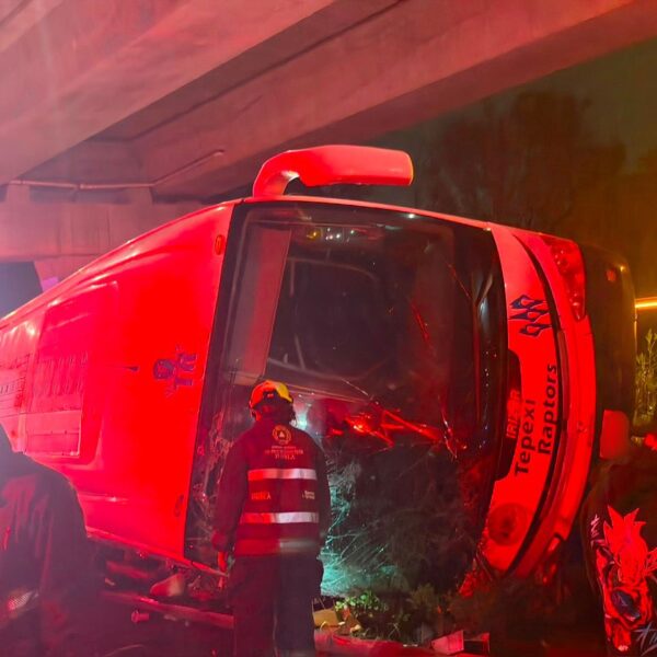 Volcadura autobus Tepexi.