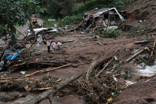 333 familias damnificadas por la tormenta "Jerry" aceptaron ser reubicadas; en julio arranca la construcción de 608 viviendas. FOTO: vía AG Medios Noticias.