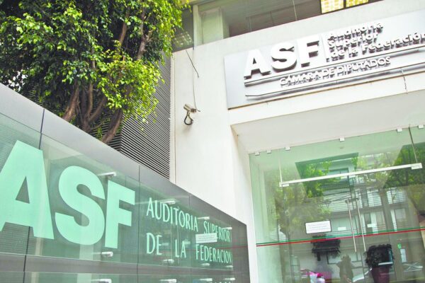 Auditorías de la ASF detectaron desde 2018 presuntas irregularidades por casi mil millones de pesos en recursos del FONE del CNTE. FOTO: EE.