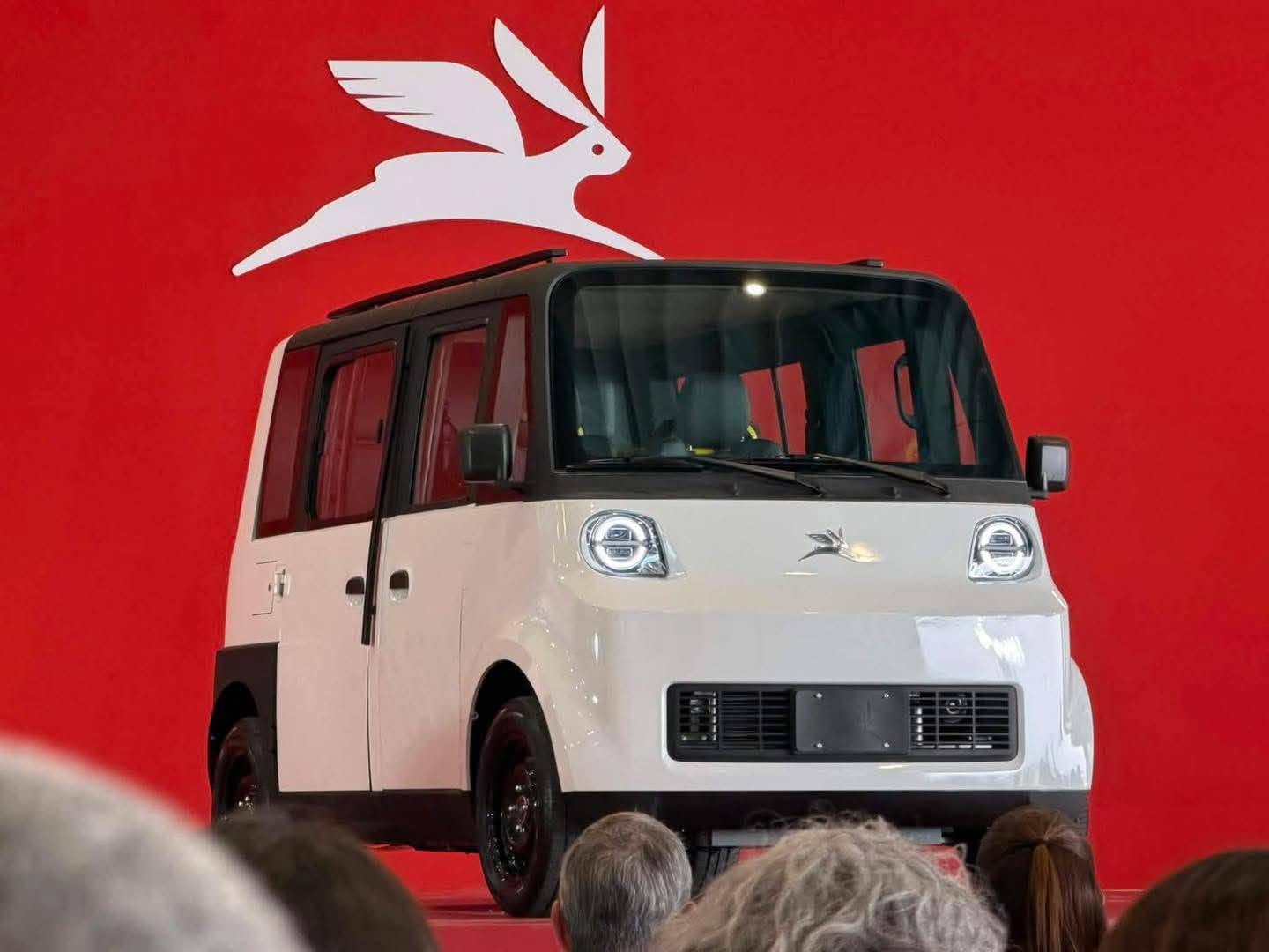 Anuncia Armenta la adquisición de 8,000 vehículos eléctricos Olinia para Puebla