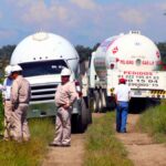 En Puebla, el robo de gas LP evolucionó a la clonación de pipas: grupos criminales falsifican unidades, QR y logotipos para simular legalidad. FOTO: vía Ángulo 7.
