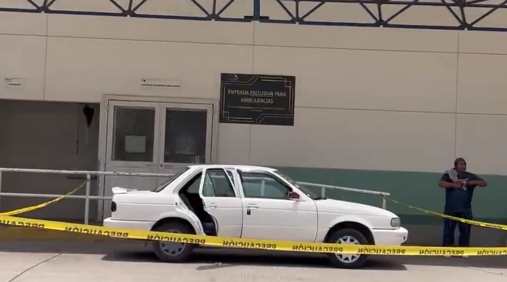 Una mujer falleció tras un ataque directo a balazos cerca de los baños "San Miguel" en San Pablo Xochimehuacan. FOTO: X @35mmPuebla.