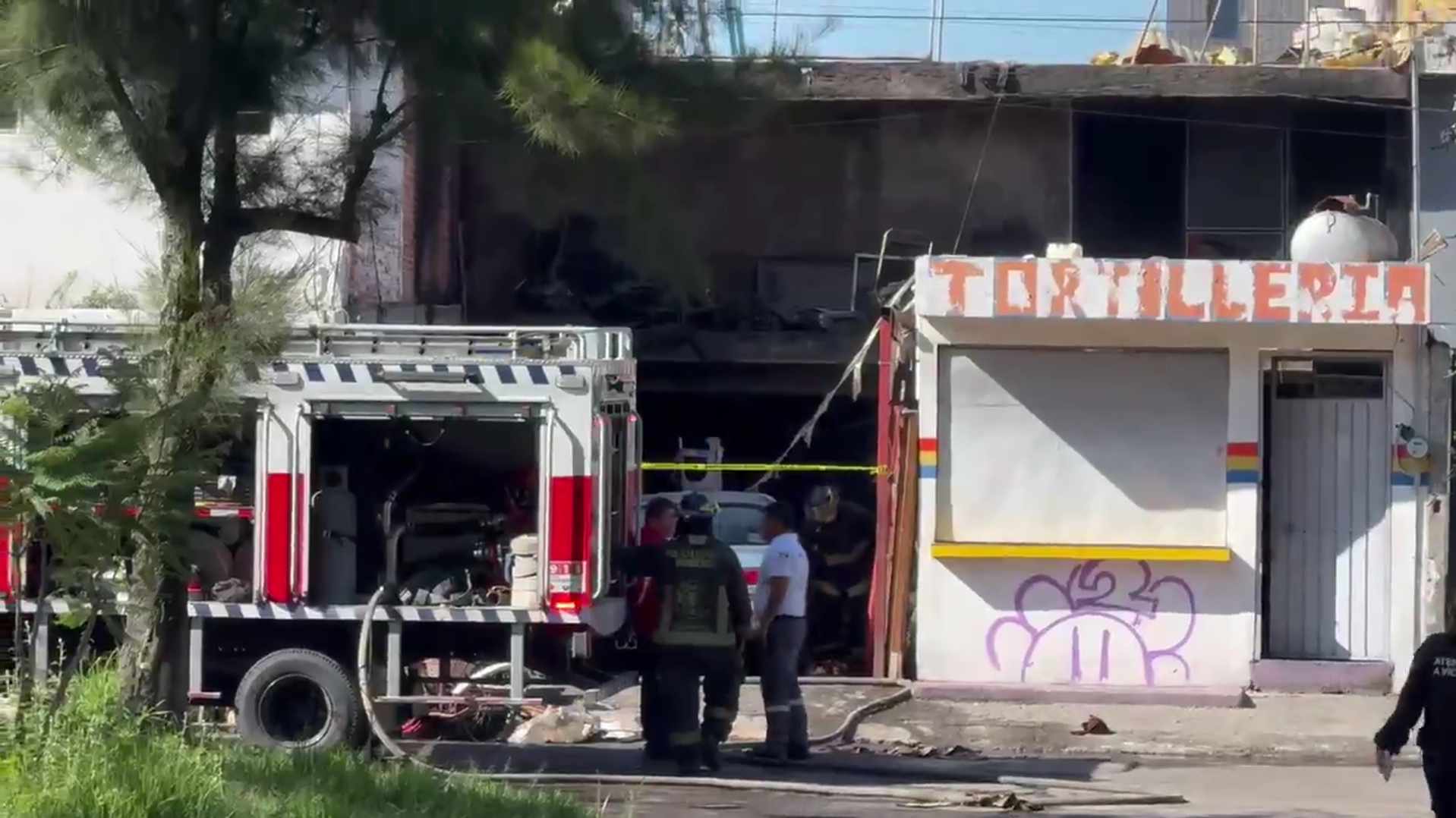 Tragedia en Bosques de Amalucan; muere adulto mayor atrapado en el incendio de su hogar.