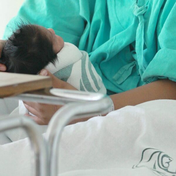 Susto en el IMSS de Tehuacán; activan Código Rosa por presunto robo de un niño; fue una confusión.
