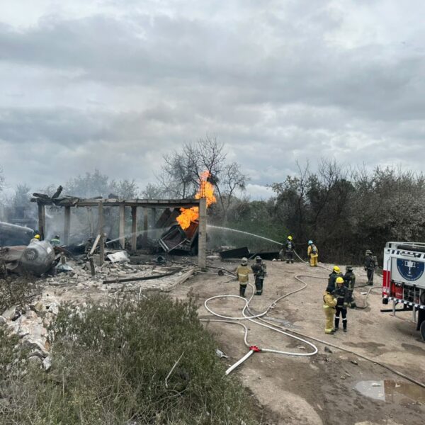 Cuatro explosiones consecutivas consumen pipas de gas y causan pánico en Tepeaca; confirman que hay tres heridos graves. FOTO: X @PCGobPue.