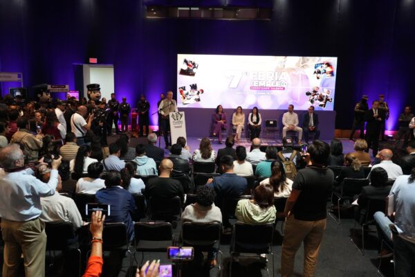 Pepe Chedraui encabeza la 7ª Feria de Empleo en Puebla; suman 17 mil vacantes ofertadas.
