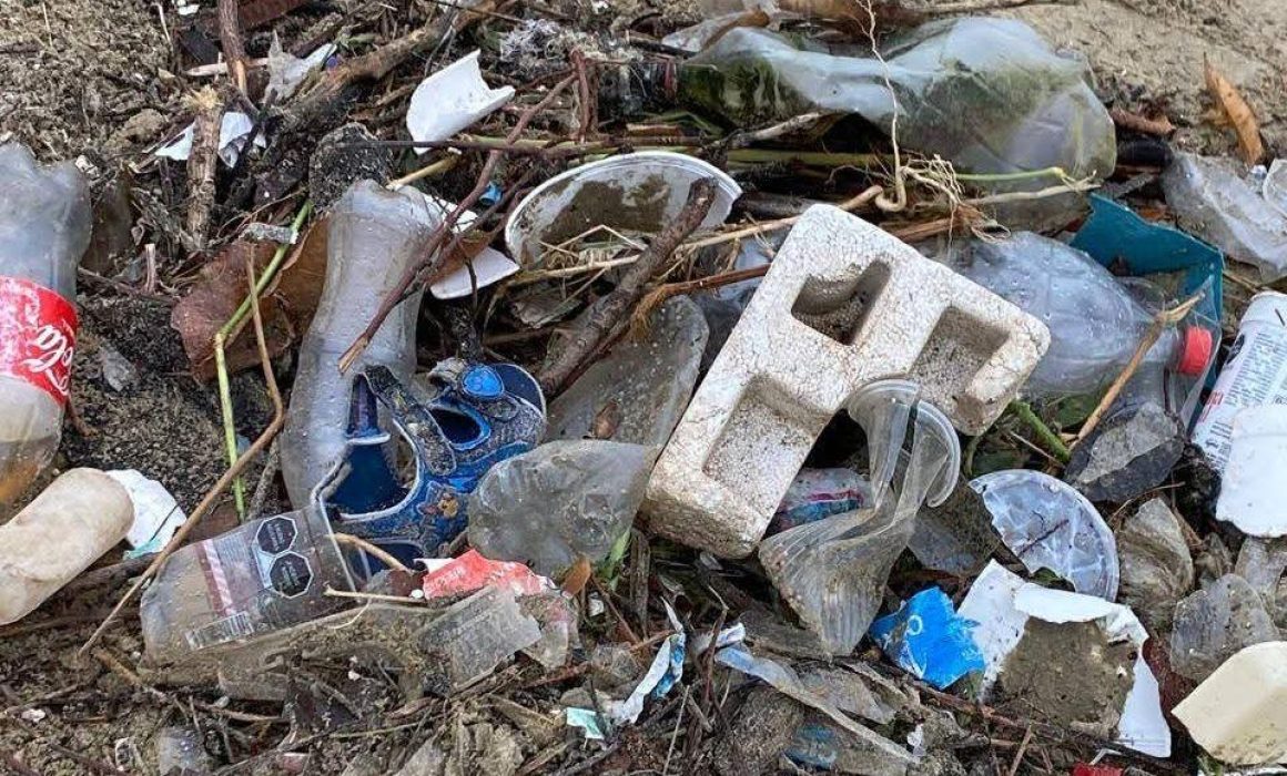 Protección Civil de la CDMX reveló que la basura en calles es uno de los principales factores de las inundaciones en la capital. FOTO: vía EF.