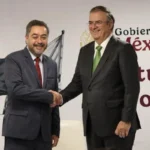 Marcelo Ebrard formalizó la llegada de Vidal Llerenas a la dirección del IMPI; apostando por acelerar el registro de patentes con 500 nuevas plazas.