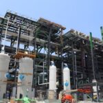 Pemex anunció una inversión de 93 mil millones de pesos para reactivar la industria petroquímica y de fertilizantes en Veracruz entre 2026 y 2030. FOTO: Forbes.