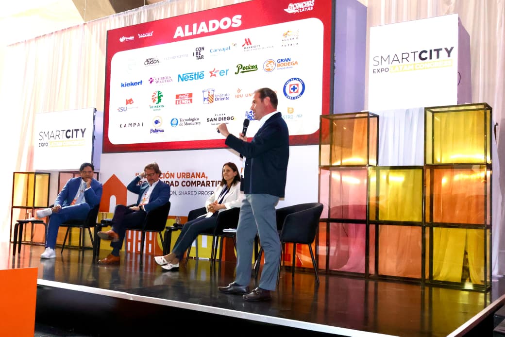 Puebla llevó al Smart City Expo LATAM Congress 2026 la experiencia de Canchas x Latas, un programa que impulsa el reciclaje, la recuperación de espacios deportivos y la participación ciudadana.