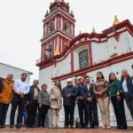 Tonantzin Fernández entregó pintura y herramientas para apoyar la rehabilitación de las fachadas de la Parroquia de San Pedro.