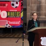 Inauguran muestra escultórica sobre fútbol en el Palacio Municipal de Puebla y el Zócalo.