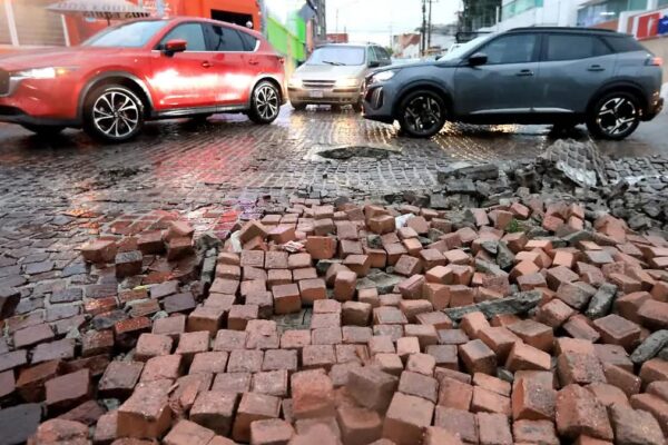 Sin fianzas vigentes y destruida por la lluvia, glorieta de la Juárez está bajo análisis del Ayuntamiento para su pavimentación.