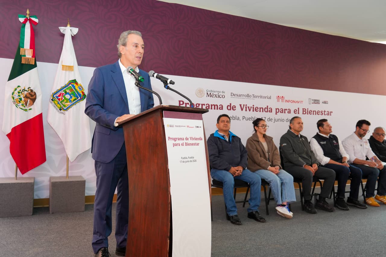 El alcalde Pepe Chedraui participó en la entrega de apoyos del Programa de Vivienda para el Bienestar en Lomas de San Miguel.
