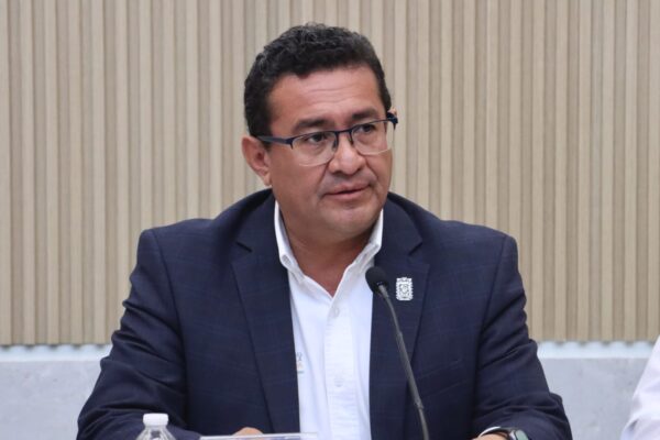Pese a la crisis de gobernabilidad en Acatlán de Osorio, el Congreso local no actuará hasta recibir una petición formal. FOTO: X @CongresoPue.