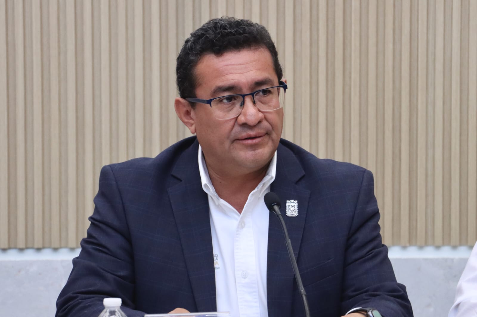 Pese a la crisis de gobernabilidad en Acatlán de Osorio, el Congreso local no actuará hasta recibir una petición formal. FOTO: X @CongresoPue.