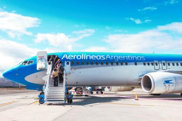 Aerolíneas Argentinas cancelará los vuelos especiales hacia Estados Unidos en apoyo de Messi y la selección de fútbol argentina. FOTO: A21.