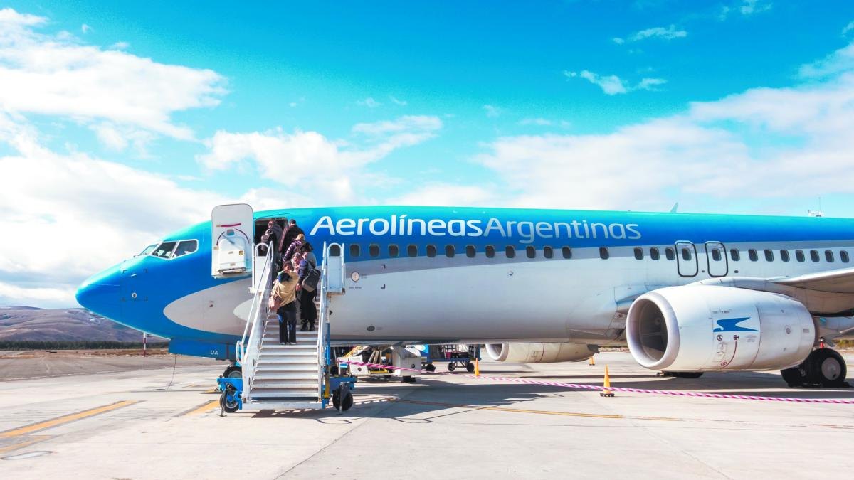 Aerolíneas Argentinas cancelará los vuelos especiales hacia Estados Unidos en apoyo de Messi y la selección de fútbol argentina. FOTO: A21.