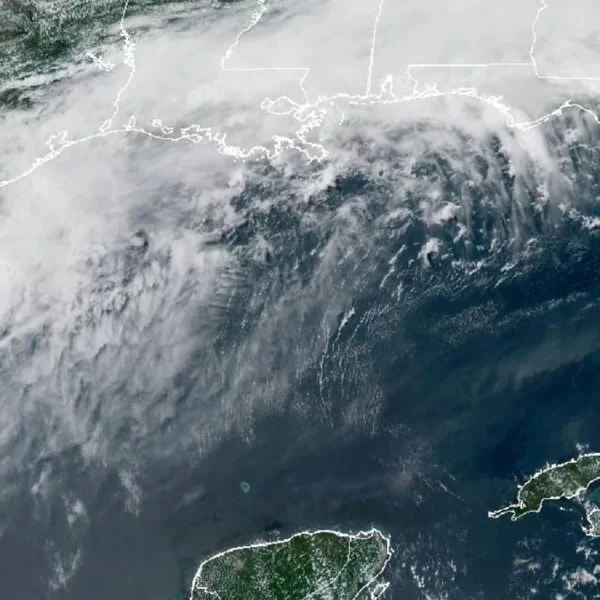 La tormenta tropical Arthur se convirtió en el primer ciclón con nombre de la temporada 2026 en el Atlántico.