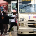 Tras el accidente de la ruta 50 en Puebla, la SMT pidió a los usuarios no usar unidades irregulares. FOTO: El Sol de Puebla.