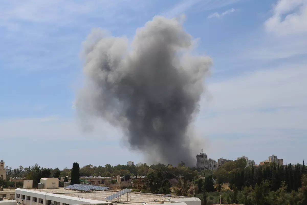 Estados Unidos e Irán intercambiaron nuevos ataques; Irán anunció la suspensión de las negocioaciones de paz tras ataques de Israel sobre Líbano. FOTO: AP.