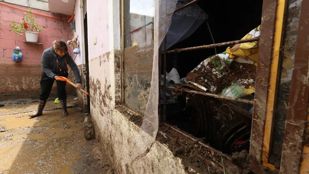 Desbordamiento de barranca deja 195 afectados y 31 viviendas dañadas en Ciudad Serdán