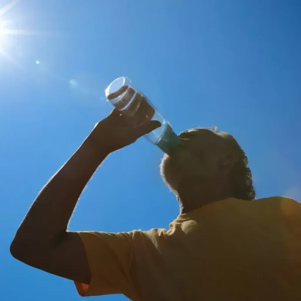 A unos días de comenzar, la FIFA prohibió la entrada de botellas reutilizables a estadios del Mundial; fans reclaman medida por posible deshidratación. FOTO: Shutterstock.