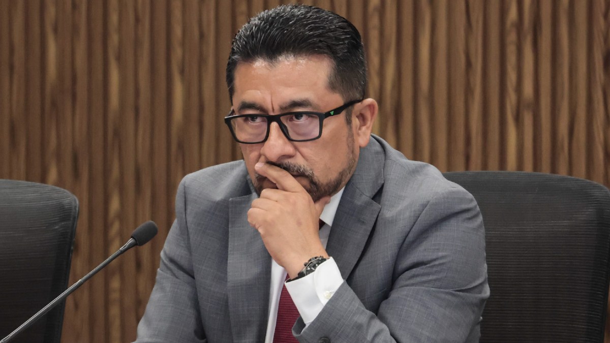 Rastrean fraude en IMSS-Bienestar Puebla; detectan contratos inflados en 2022 y 2023 y ya suman 5 inhabilitados.