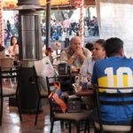 Comercios y restaurantes de Puebla capital proyectan una derrama económica de hasta 400 millones de pesos por los festejos del Día del Padre. FOTO: Telediario.