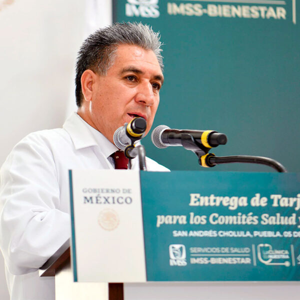Alejandro Armenta descartó que el relevo en el IMSS-Bienestar Puebla esté ligado a la investigación por sobrecostos en hemodiálisis. FOTO: Reto Diario.