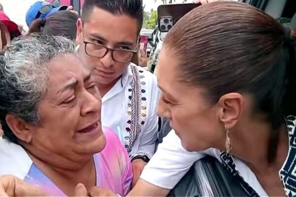 La madre de la periodista Roxana Guzmán habló con Claudia Sheinbaum y pidió reforzar la búsqueda de su hija. IMAGEN: vía Proyecto Puente.