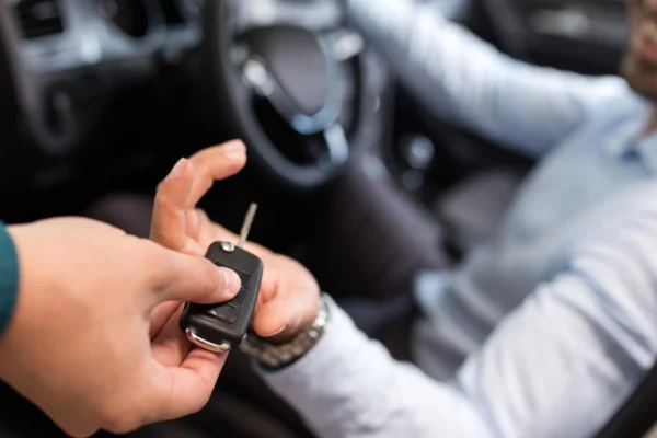 La venta de autos ligeros nuevos en México ligó su tercer mes consecutivo de crecimiento durante mayo de 2026. FOTO: GQ México.