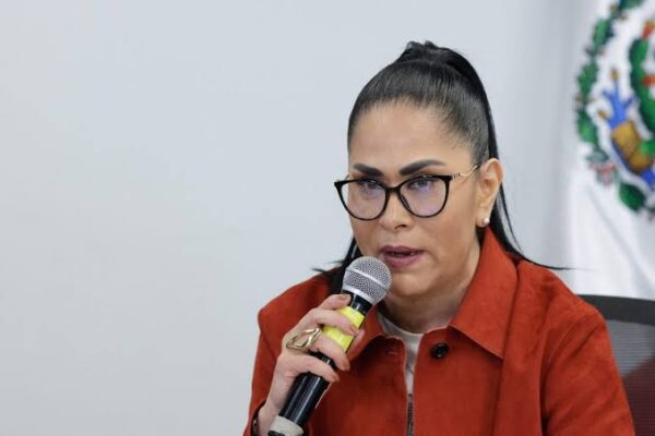 “Con el PRI ni a la esquina”: Fedrha Suriano descarta alianza de oposición en Puebla.