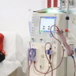 IMSS-Bienestar denunció un desfalco al erario con sobreprecios de hasta 2,000% en servicios de hemodiálisis. FOTO: Ángulo 7.