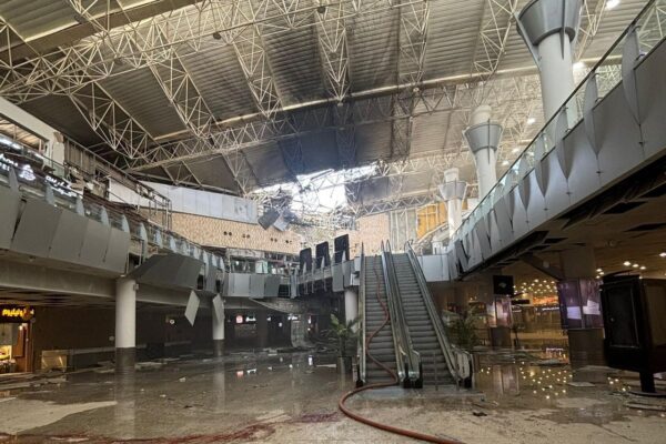 Irán realizó un ataque con drones contra el Aeropuerto Internacional de Kuwait. FOTO: Clash Report.