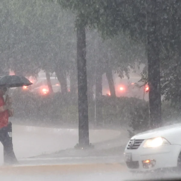 El SMN prevé lluvias intensas en Puebla, Veracruz, Oaxaca, Chiapas, Campeche y Quintana Roo este miércoles. FOTO: EsImagen.