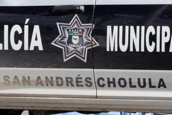 Samuel Aguilar Pala llamó a la alcaldesa de San Andrés Cholula, Lupita Cuautle, a regularizar a 152 policías que carecen de certificación.