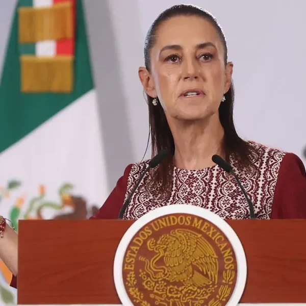 Claudia Sheinbaum informó que esperará los resultados oficiales de la elección presidencial en Colombia antes de emitir una felicitación al ganador. FOTO: El Sol de México.
